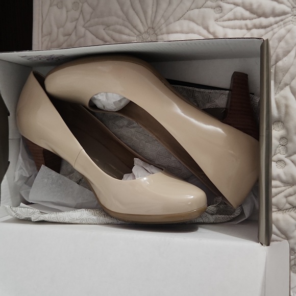 GIANI BERNINI HEELS - Picture 3 of 6